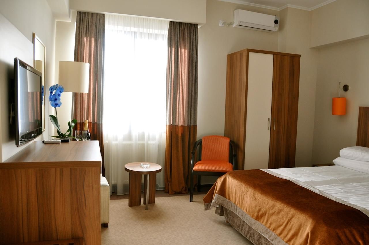 Отель Hotel Ambasador Бухарест