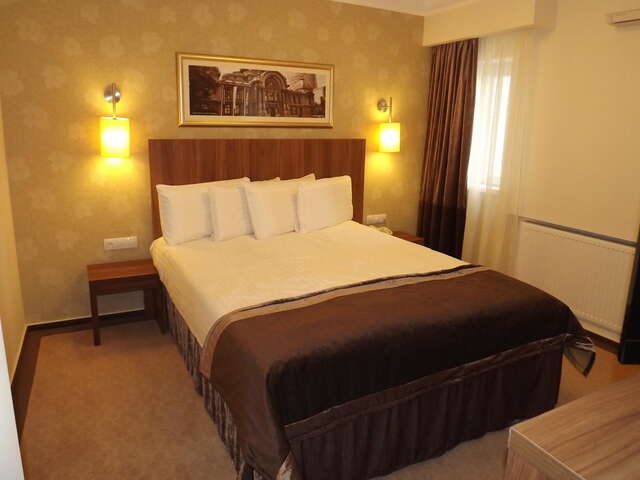 Отель Hotel Ambasador Бухарест-24