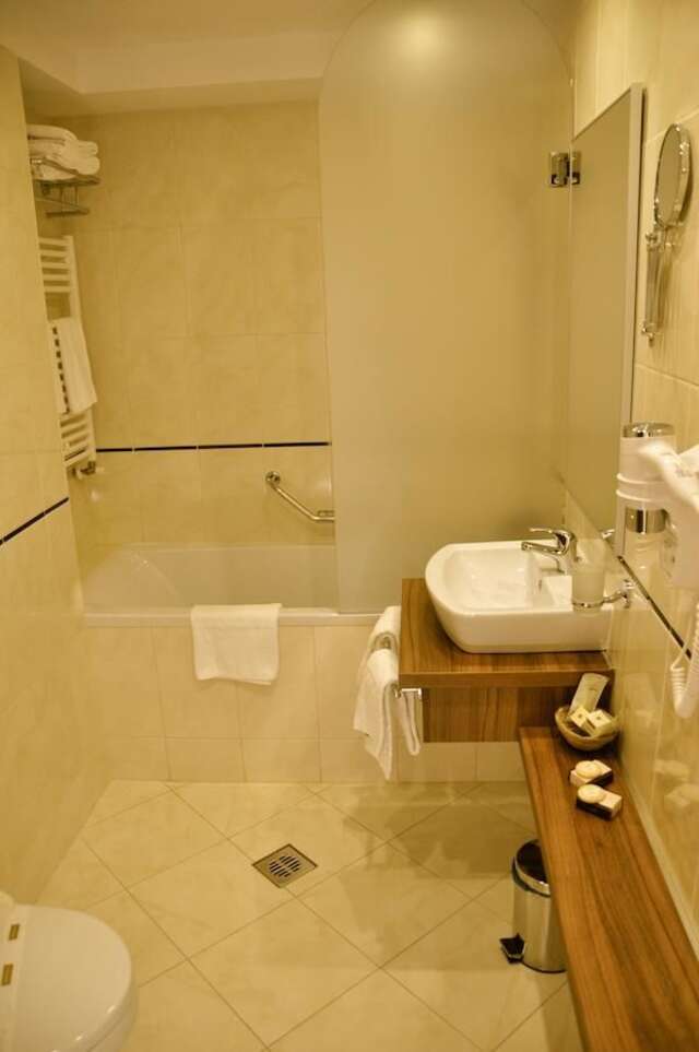 Отель Hotel Ambasador Бухарест-26