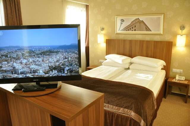 Отель Hotel Ambasador Бухарест-7