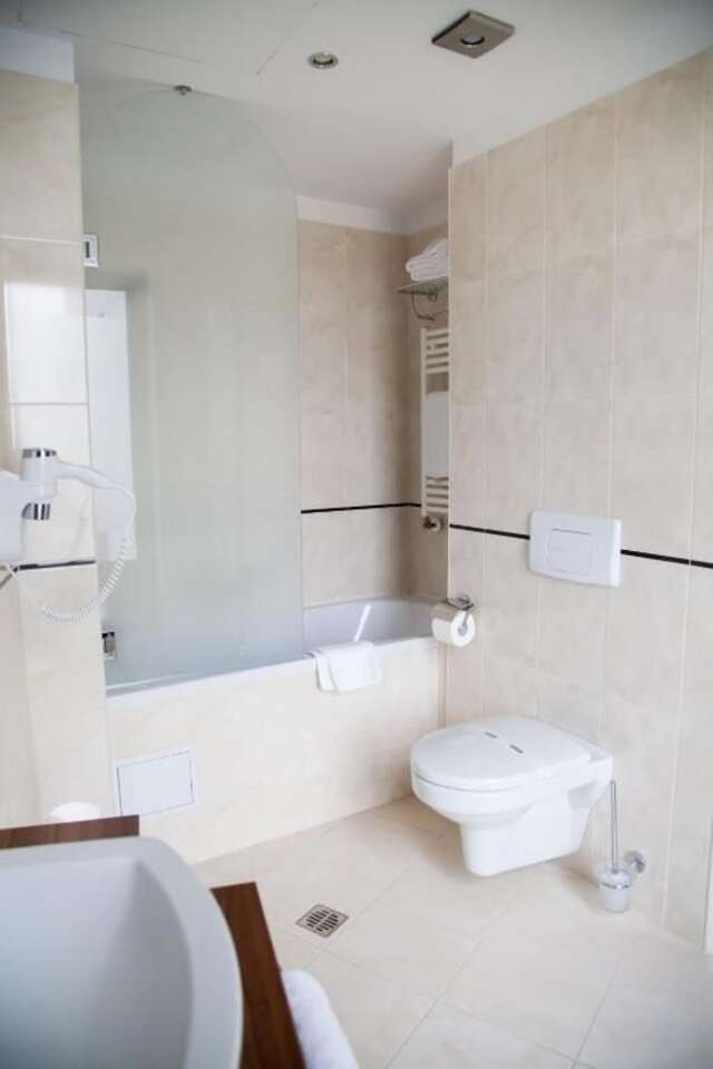 Отель Hotel Ambasador Бухарест-59